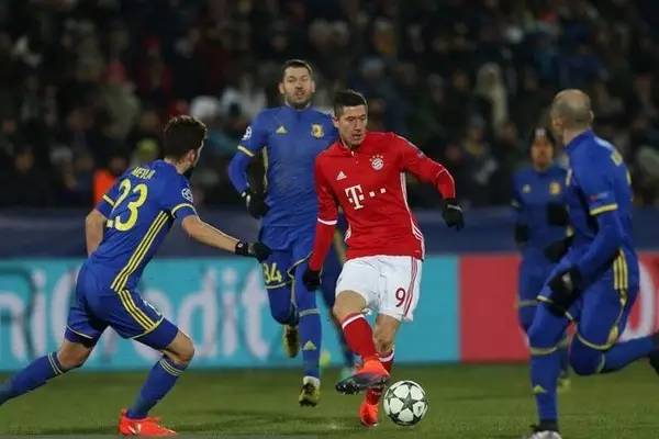 赛季初就参 赛季初就参